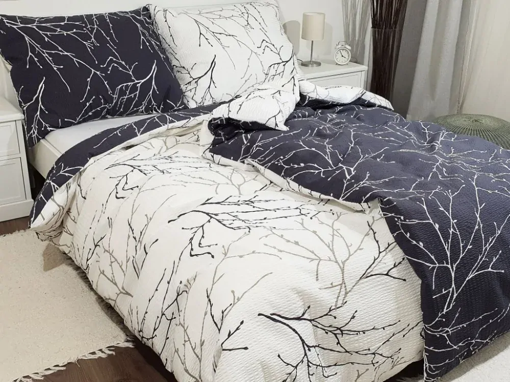 LUXUSNÉ OBOJSTRANNÉ KREPOVÉ OBLIEČKY 140x200/70x90 - VETVIČKY ŠEDO-BIELÉ