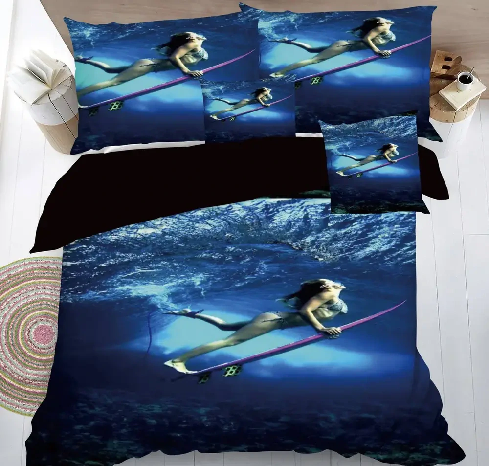 TOTÁLNY MASAKR CIEN - SADA OBLIEČKY S 3D EFEKTOM - SURFAŘKA POD VLNOU - NA 2 POSTELE 140x200/70x90 cm + PROSTIERADLO ZADARMO - 