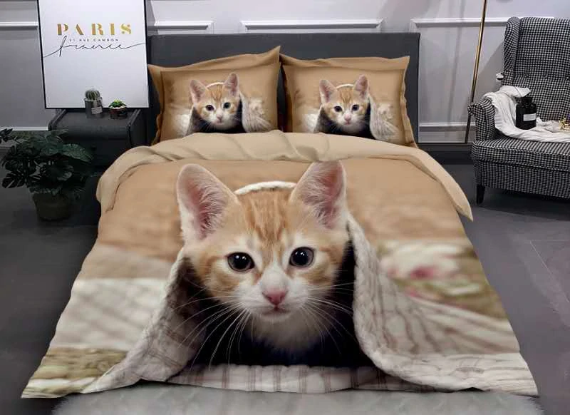  TOTÁLNÍ MASAKR CEN !  Bavlněné 3D povlečení „Roztomilé Zrzavé Kotě pod dekou“ pro 2 postele 140×200/70×90 + prostěradlo zdarma
