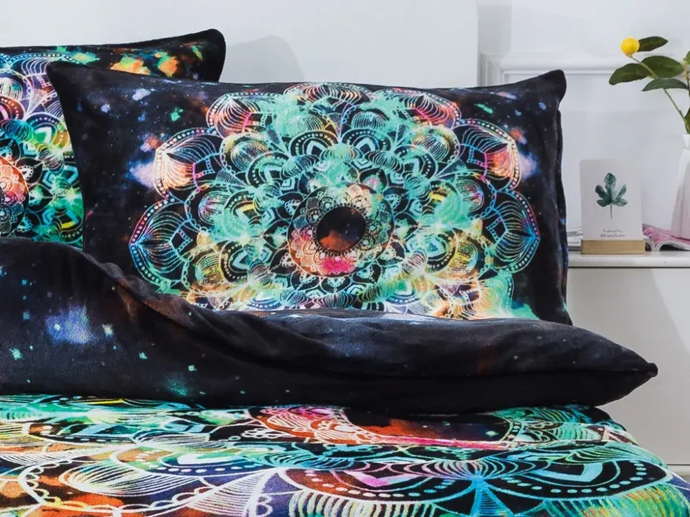 NOVINKA 2026 - Luxusná posteľná súprava mikroplyš s 3D efektom na francúzsku prikrývku 70×90 / 200x220 cm - MANDALA Exclusive